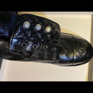 Chanel boots Size 7.5 Only worn 2 times